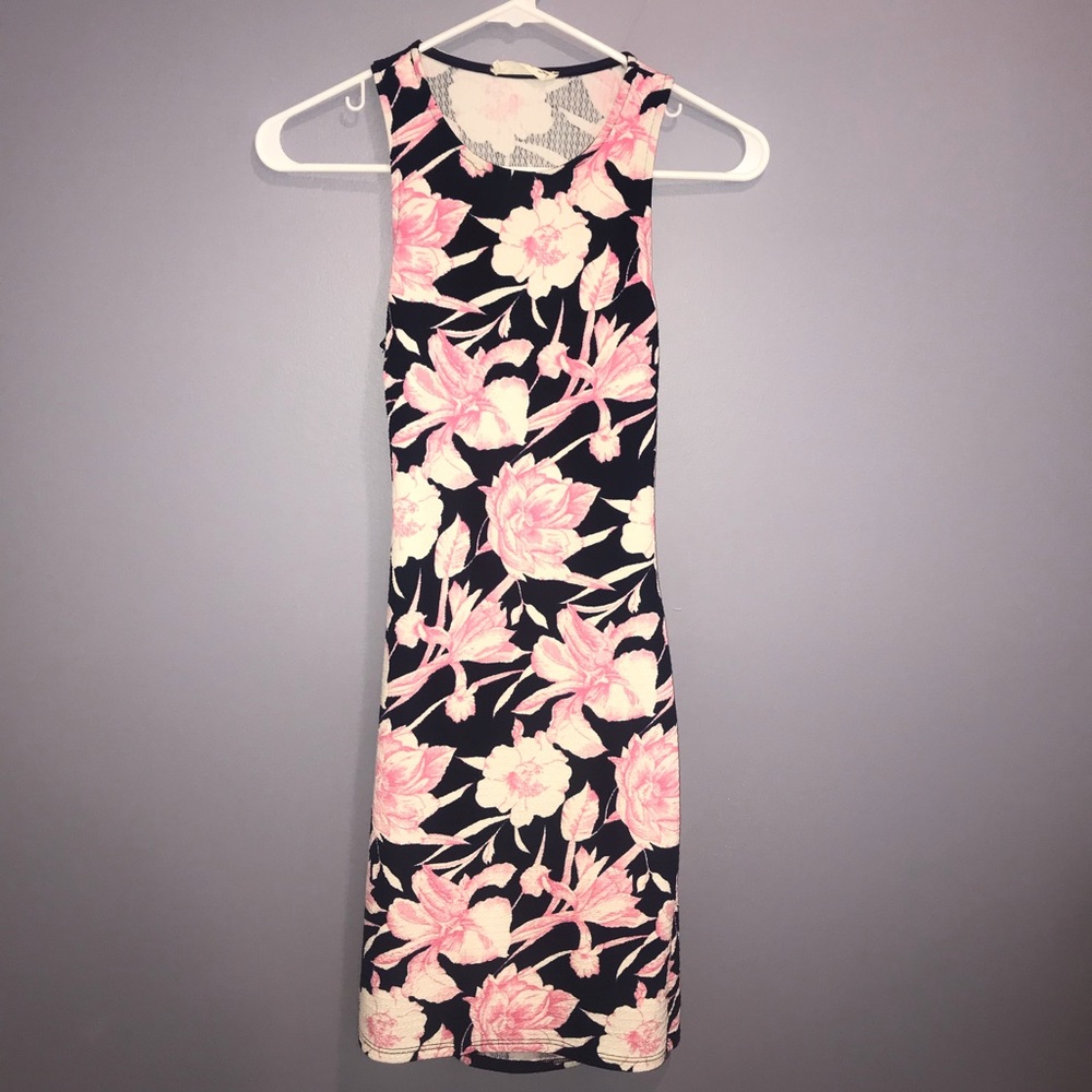 ✨3/$30✨ The Vintage Shop Blue Floral Fitted Dress